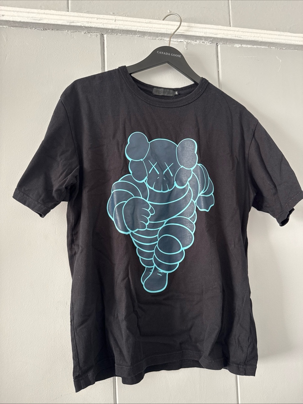 Original Fake x Kaws Running Chum Black Tee Shirt Size 4 (US Large)